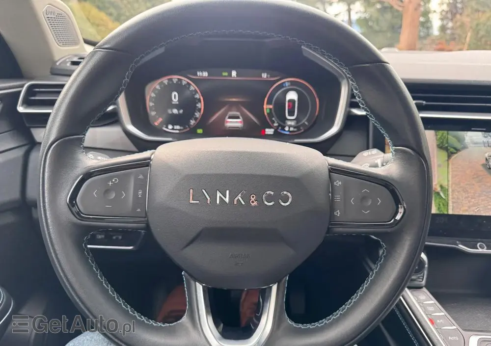 LYNK & CO 01 