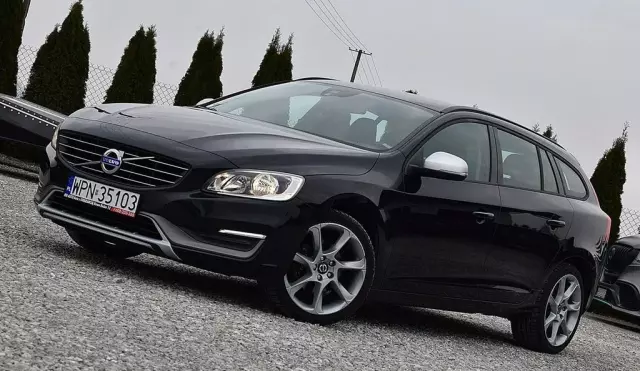VOLVO V60 