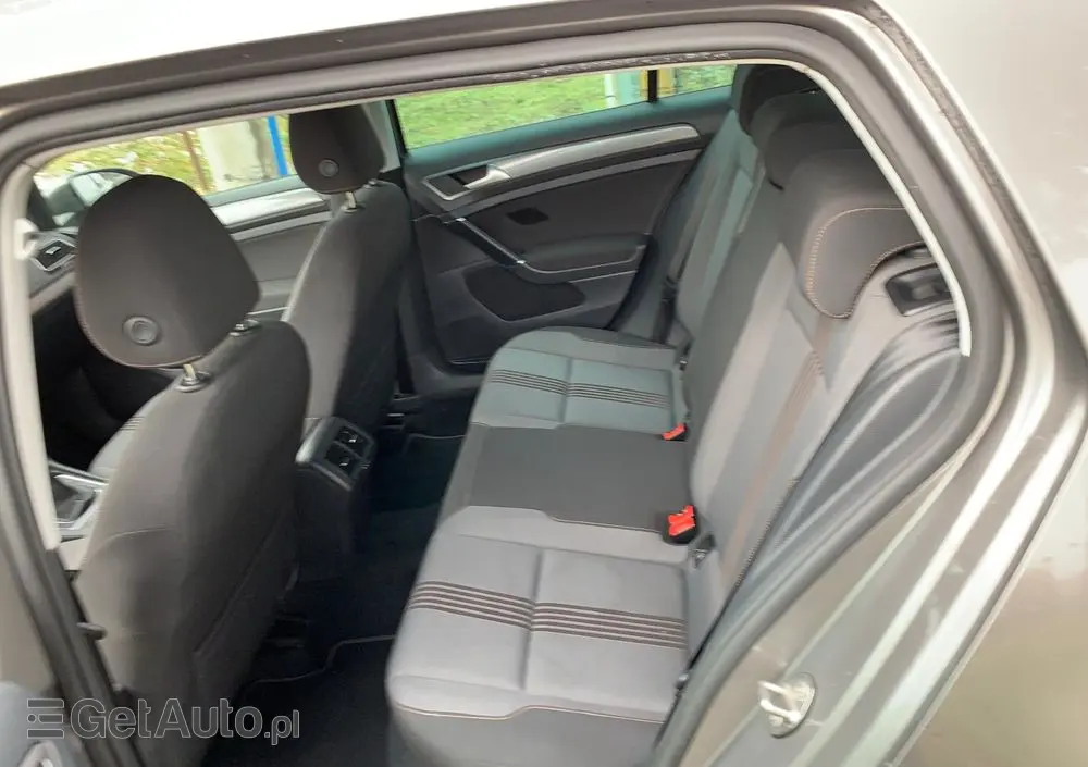 VOLKSWAGEN Golf 1.6 TDI BlueMotion Comfortline