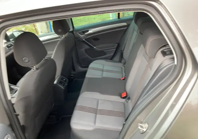 VOLKSWAGEN Golf 1.6 TDI BlueMotion Comfortline