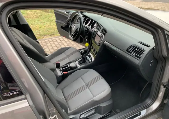 VOLKSWAGEN Golf 1.6 TDI BlueMotion Comfortline