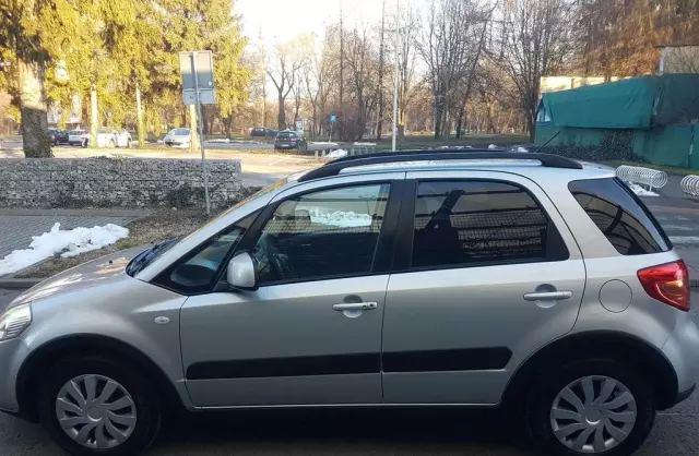 SUZUKI SX4 