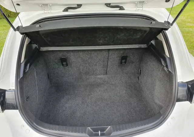 MAZDA 3 1.6 Active +