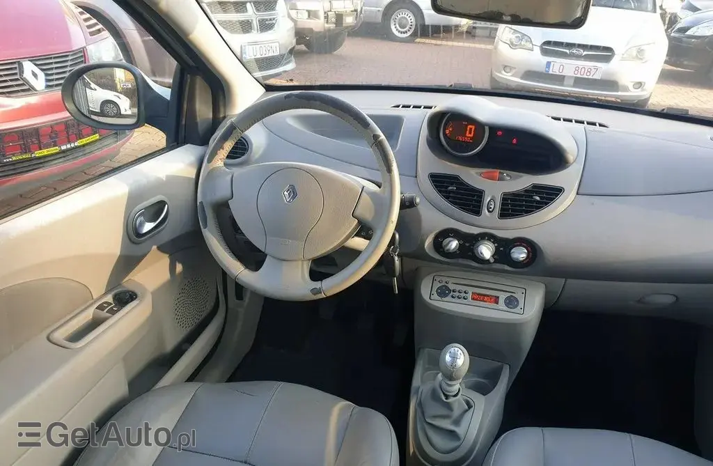 RENAULT Twingo 