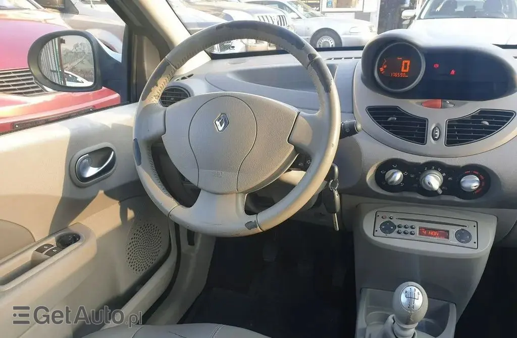 RENAULT Twingo 