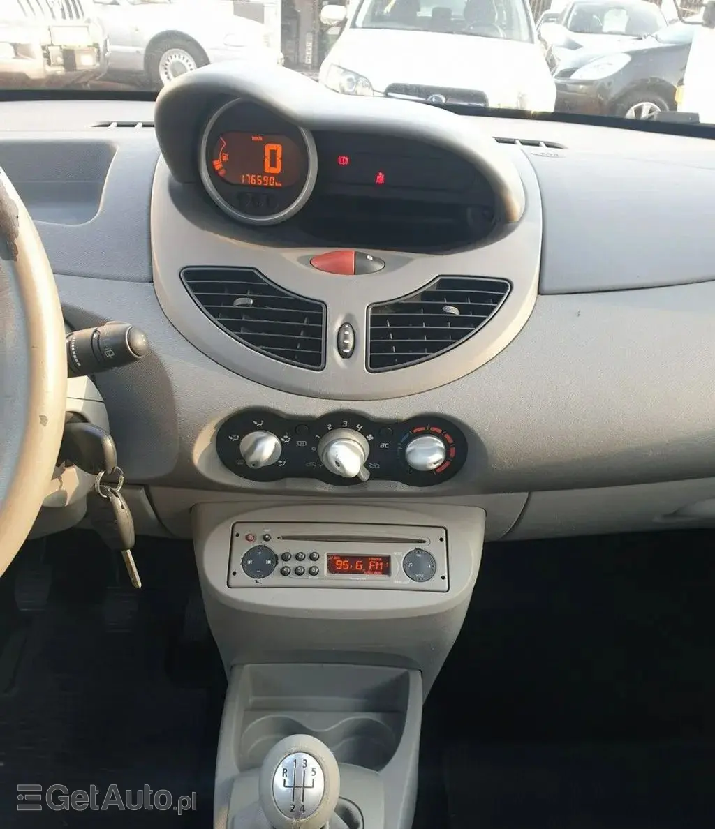 RENAULT Twingo 