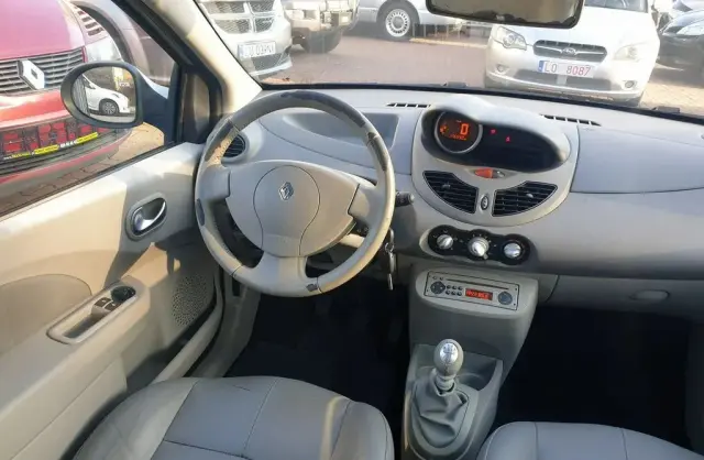 RENAULT Twingo 