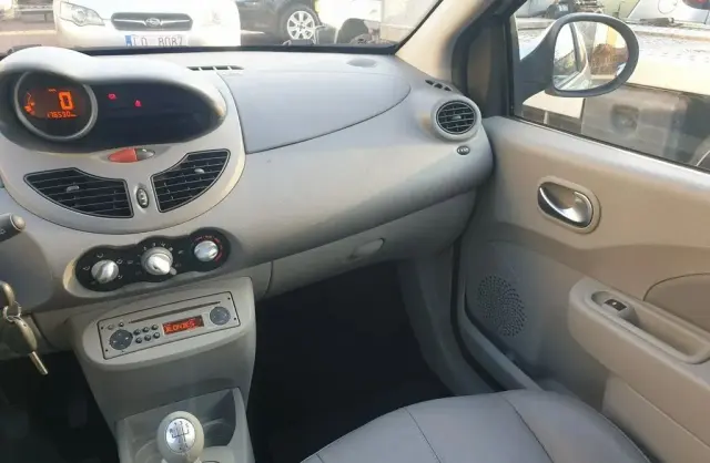 RENAULT Twingo 