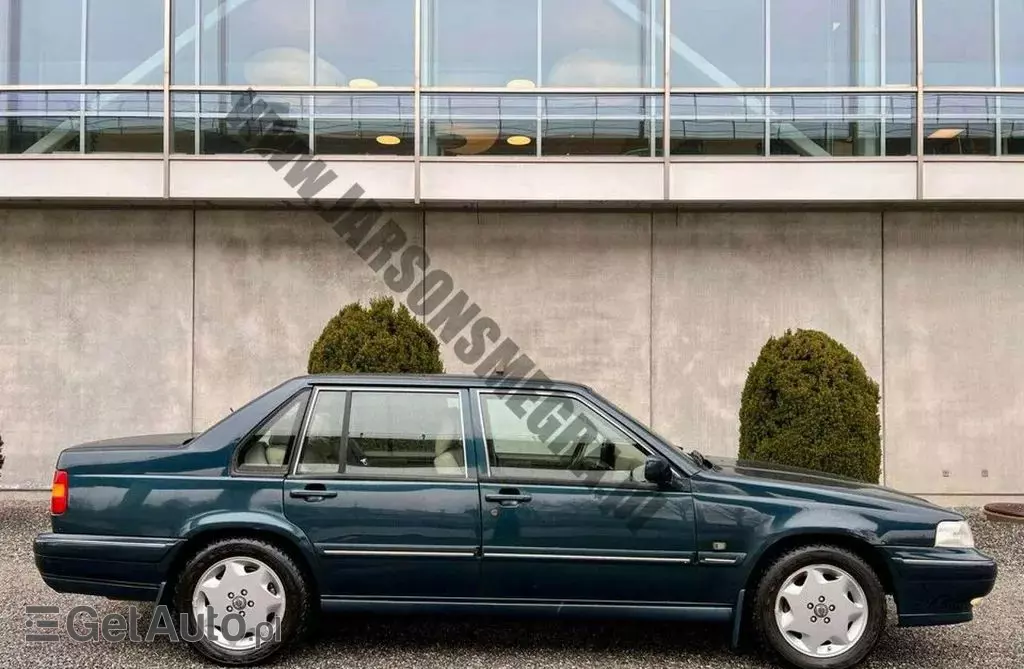 VOLVO S90 