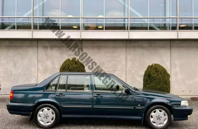 VOLVO S90 