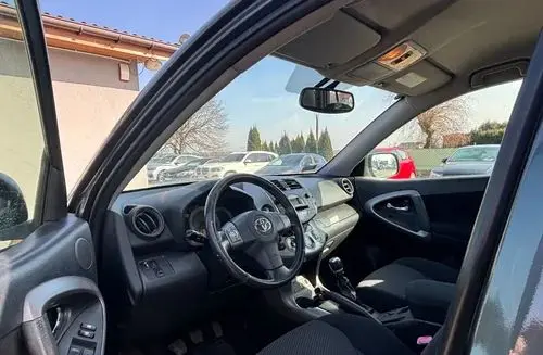 TOYOTA Rav 4 