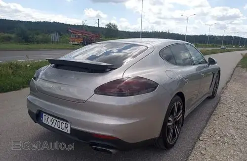 PORSCHE Panamera 