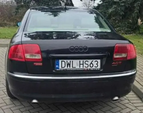 AUDI A8 