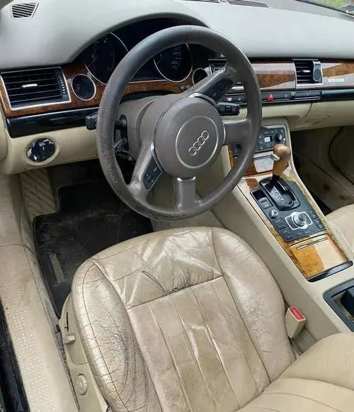 AUDI A8 