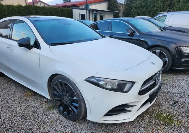 MERCEDES-BENZ Klasa A 180 d 7G-DCT AMG Line