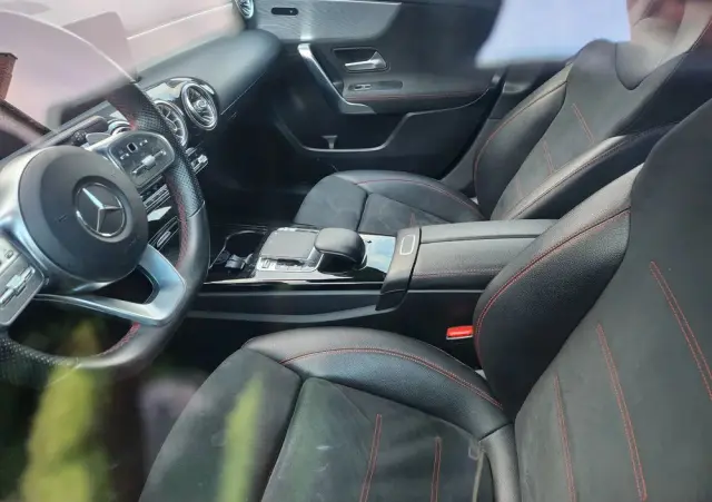 MERCEDES-BENZ Klasa A 180 d 7G-DCT AMG Line