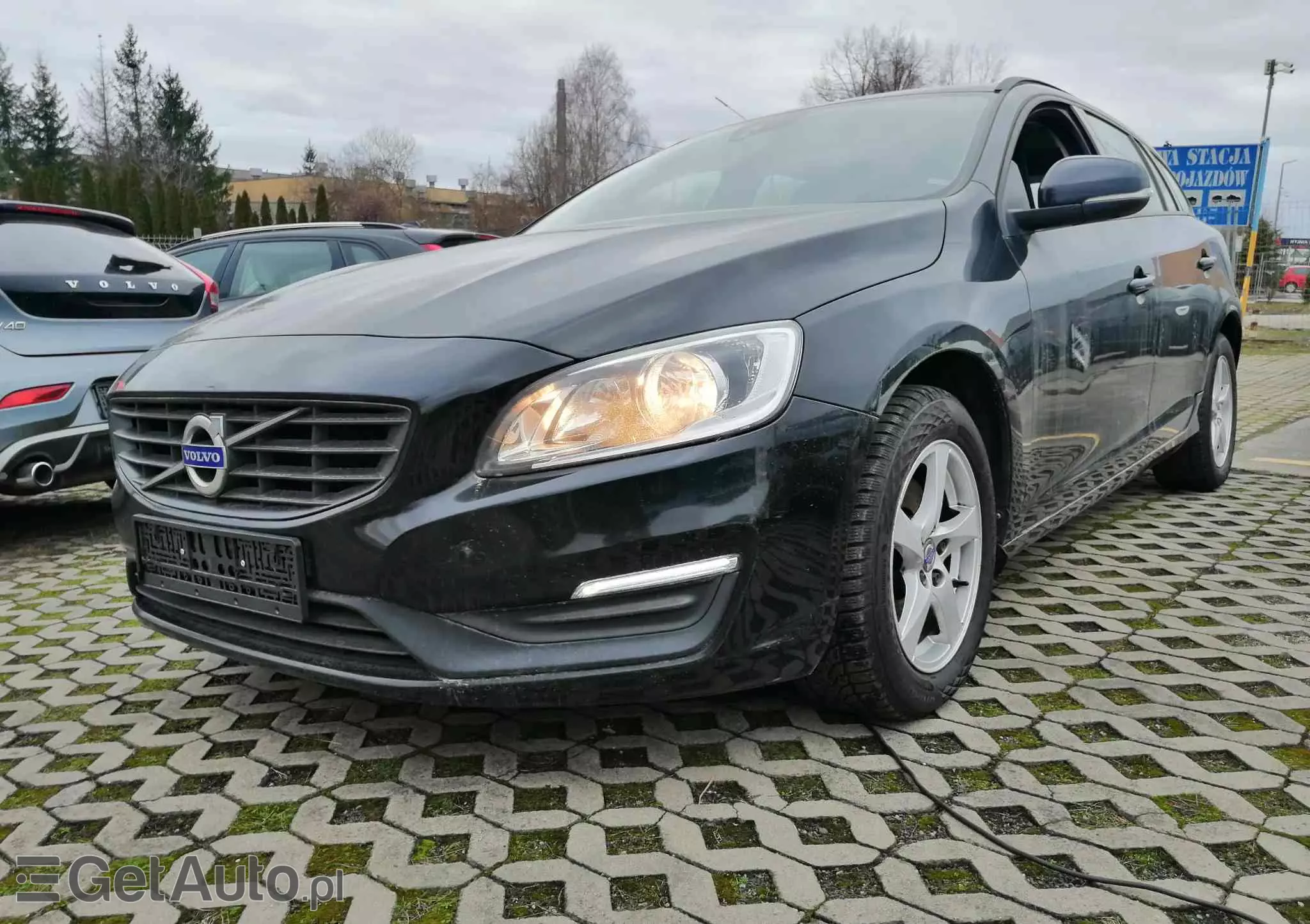 VOLVO V60 T3 Drive-E Dynamic Edition (Kinetic)