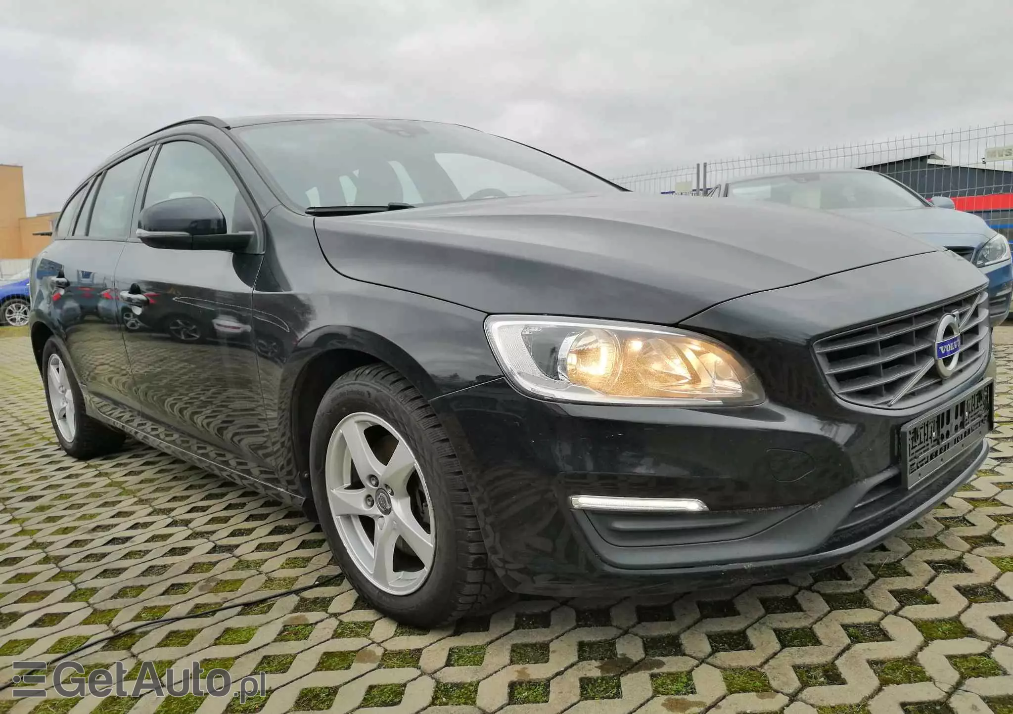 VOLVO V60 T3 Drive-E Dynamic Edition (Kinetic)