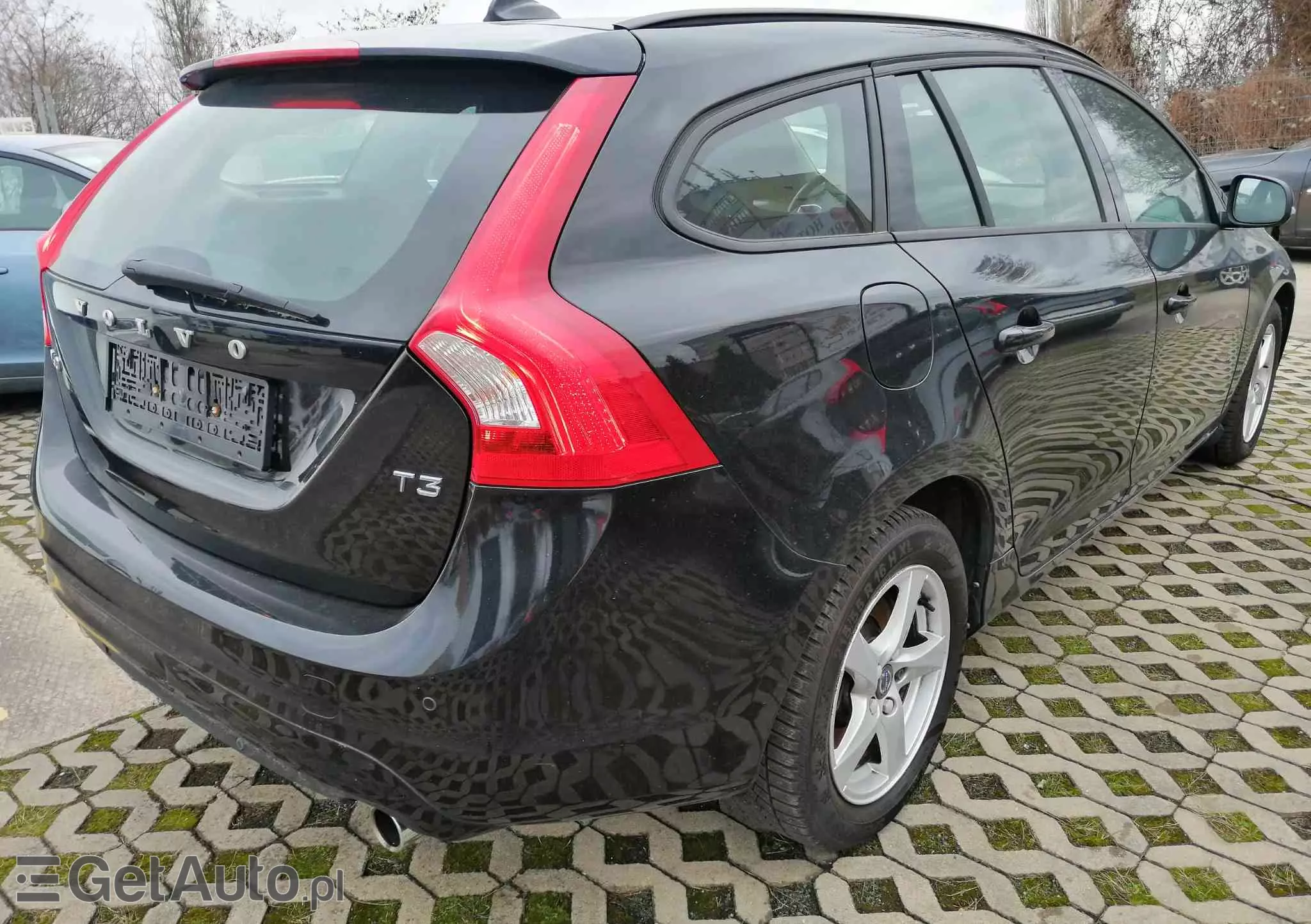 VOLVO V60 T3 Drive-E Dynamic Edition (Kinetic)