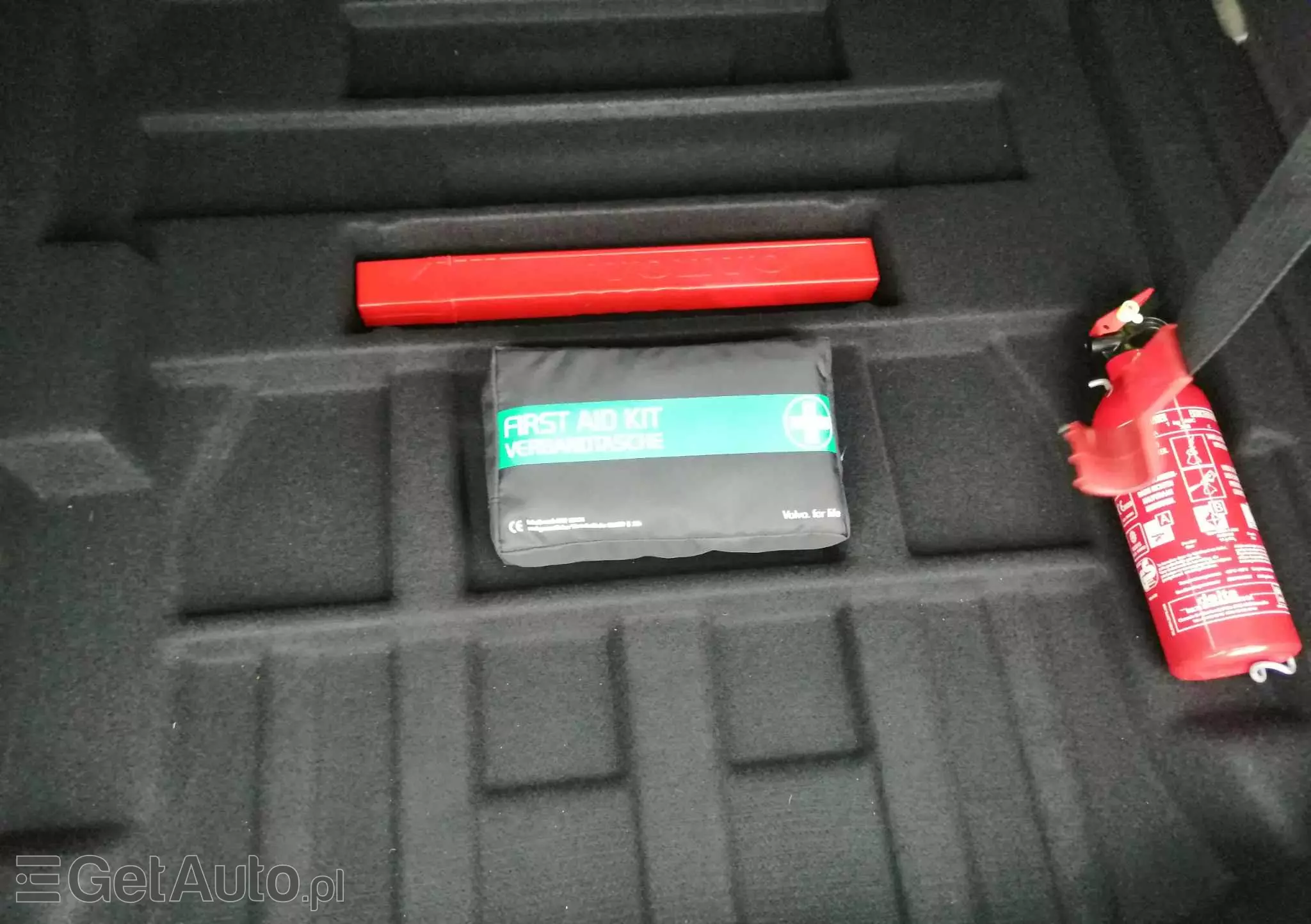 VOLVO V60 T3 Drive-E Dynamic Edition (Kinetic)