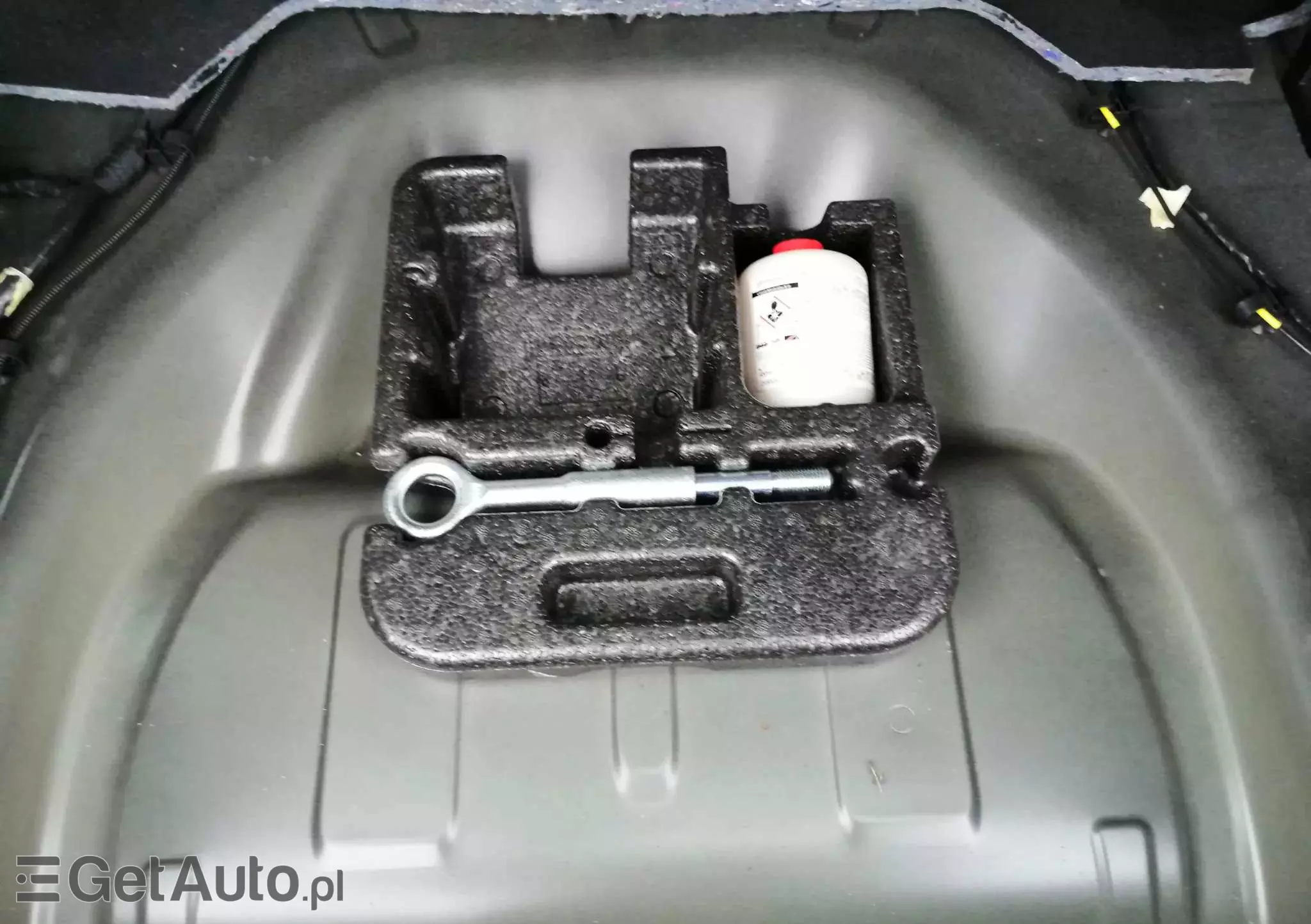 VOLVO V60 T3 Drive-E Dynamic Edition (Kinetic)