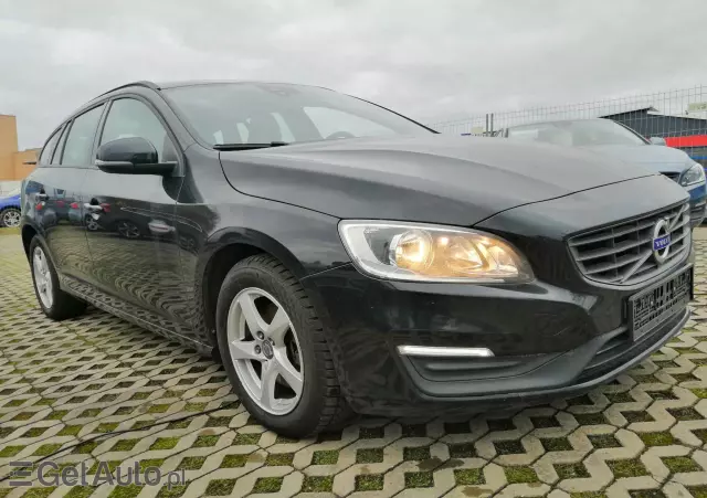 VOLVO V60 T3 Drive-E Dynamic Edition (Kinetic)