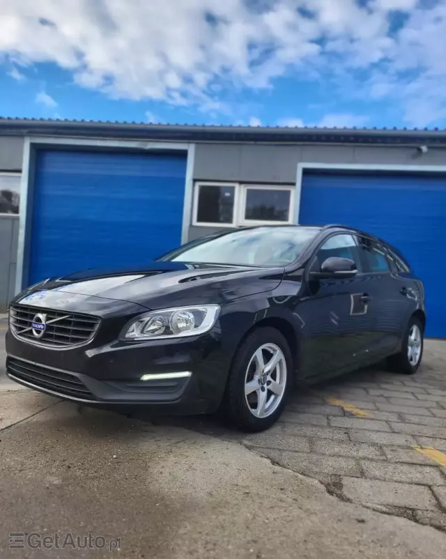 VOLVO V60 T3 Drive-E Dynamic Edition (Kinetic)