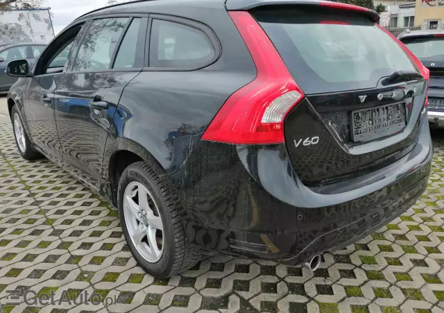 VOLVO V60 T3 Drive-E Dynamic Edition (Kinetic)