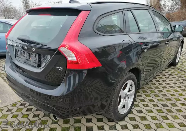 VOLVO V60 T3 Drive-E Dynamic Edition (Kinetic)