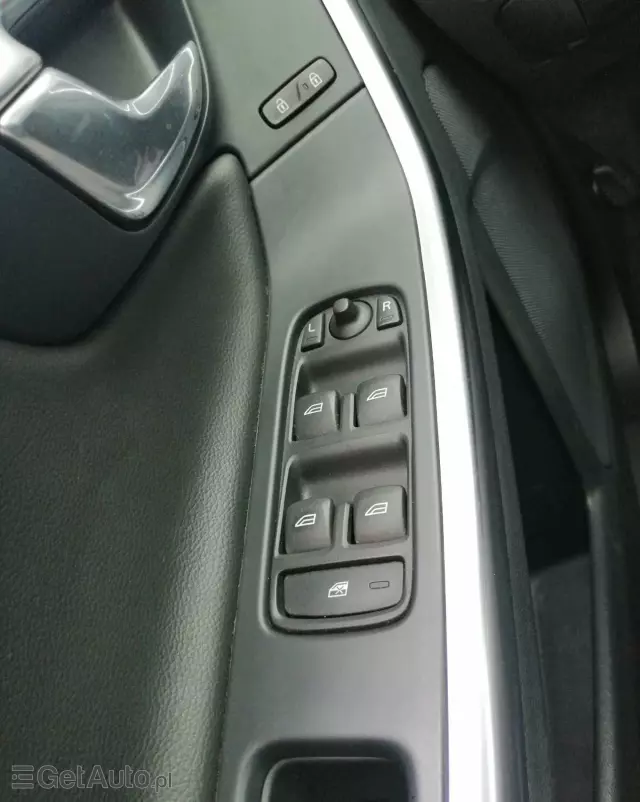 VOLVO V60 T3 Drive-E Dynamic Edition (Kinetic)