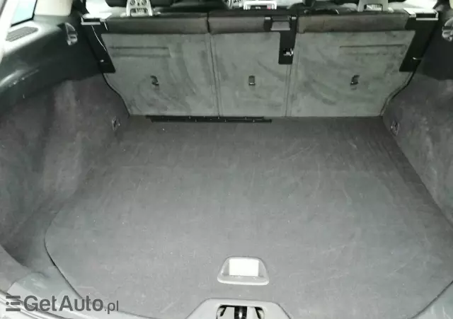 VOLVO V60 T3 Drive-E Dynamic Edition (Kinetic)