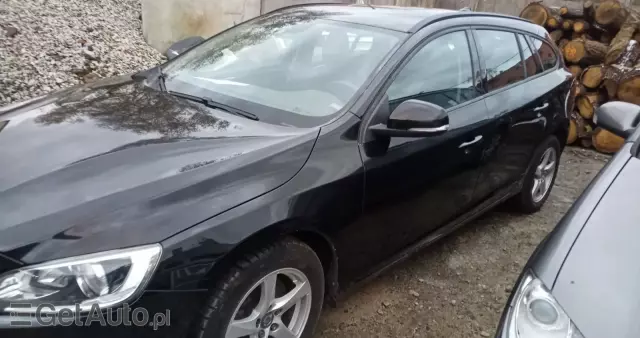 VOLVO V60 T3 Drive-E Dynamic Edition (Kinetic)