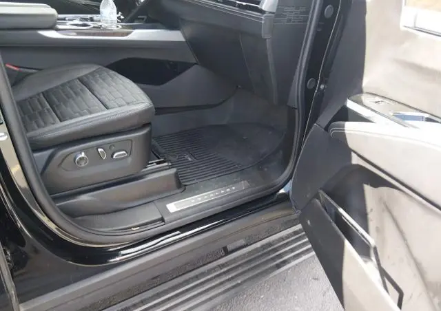 CADILLAC Escalade 6.2 V8 AWD AT Platinum