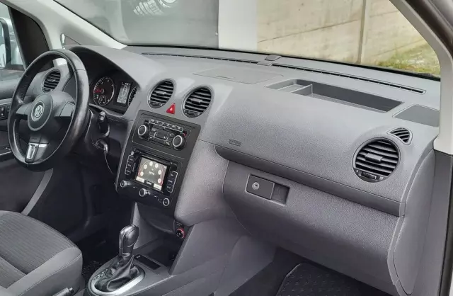 VOLKSWAGEN Caddy 