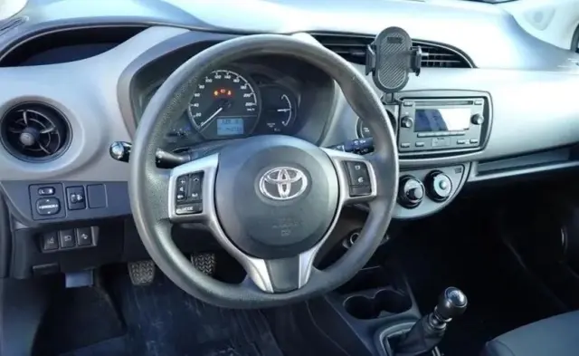 TOYOTA Yaris 1.5 Active