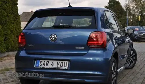 VOLKSWAGEN Polo 