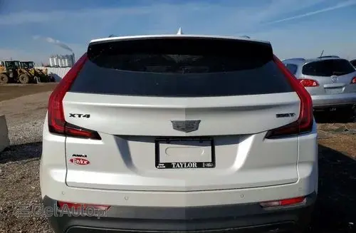 CADILLAC XT4 
