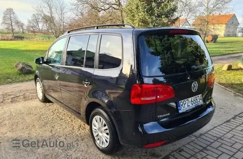 VOLKSWAGEN Touran 