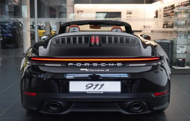 PORSCHE 911 Carrera S Cabrio