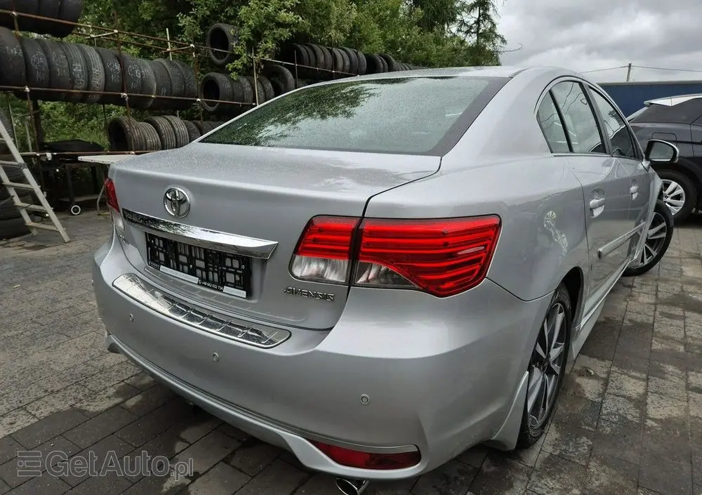 TOYOTA Avensis 