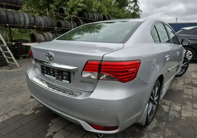 TOYOTA Avensis 