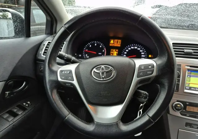 TOYOTA Avensis 
