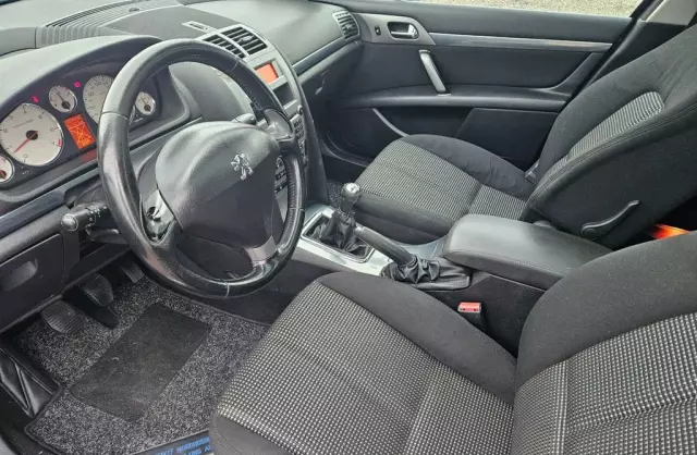 PEUGEOT 407 