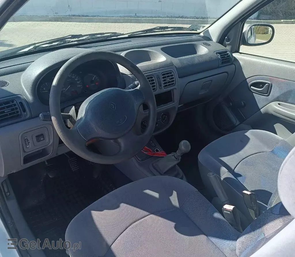 RENAULT Clio 