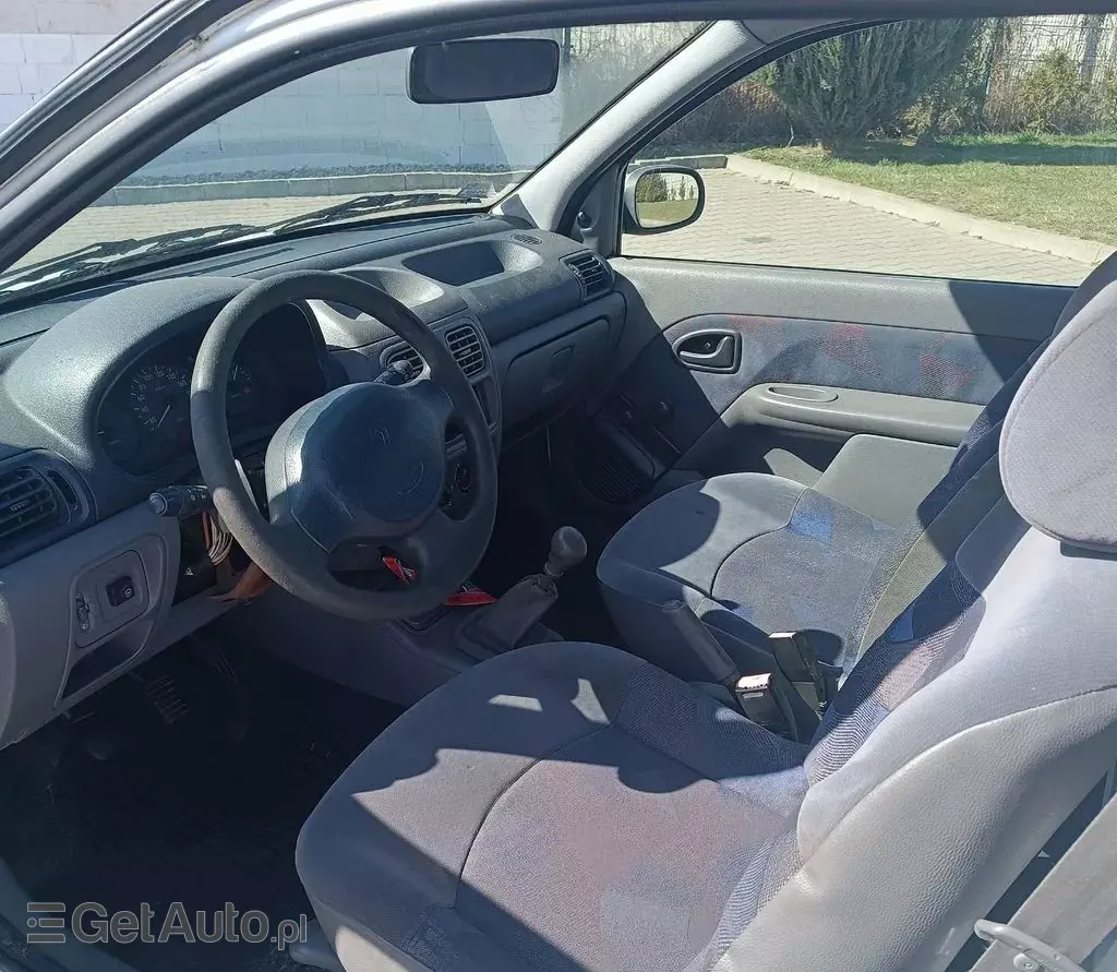 RENAULT Clio 
