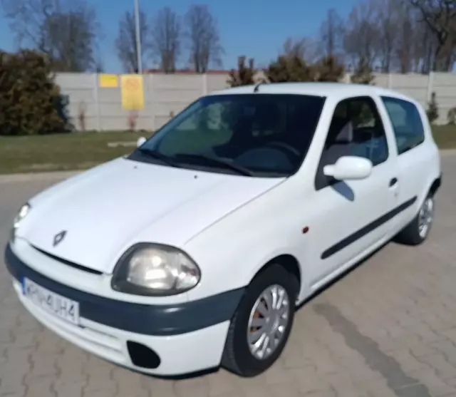 RENAULT Clio 