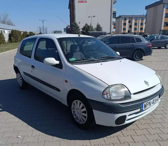 RENAULT Clio 