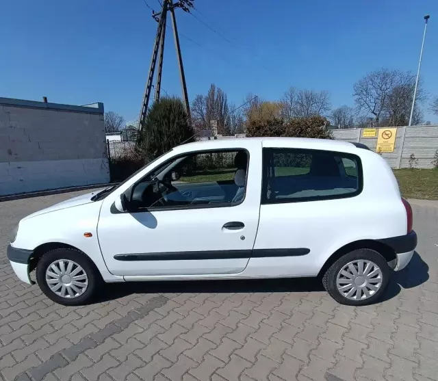 RENAULT Clio 