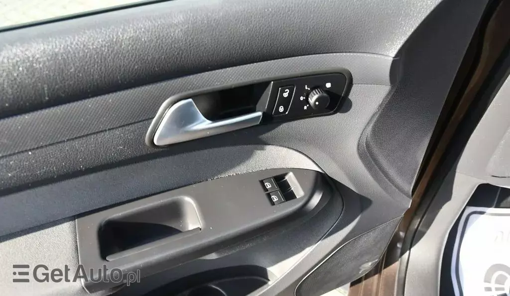 VOLKSWAGEN Caddy California 