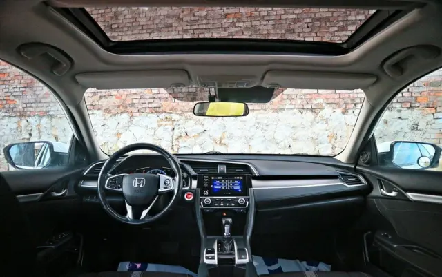 HONDA Civic 2.0 i-VTEC LX CVT